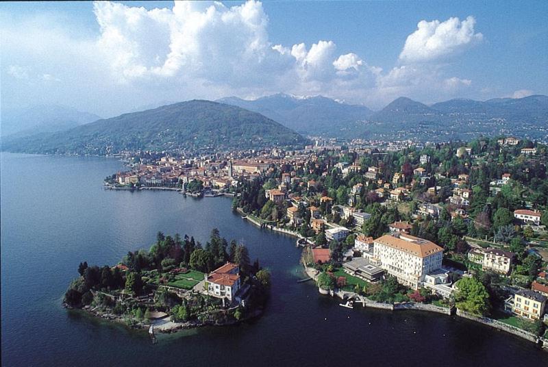 Monolocale direttamente sul lago Verbania Esterno foto