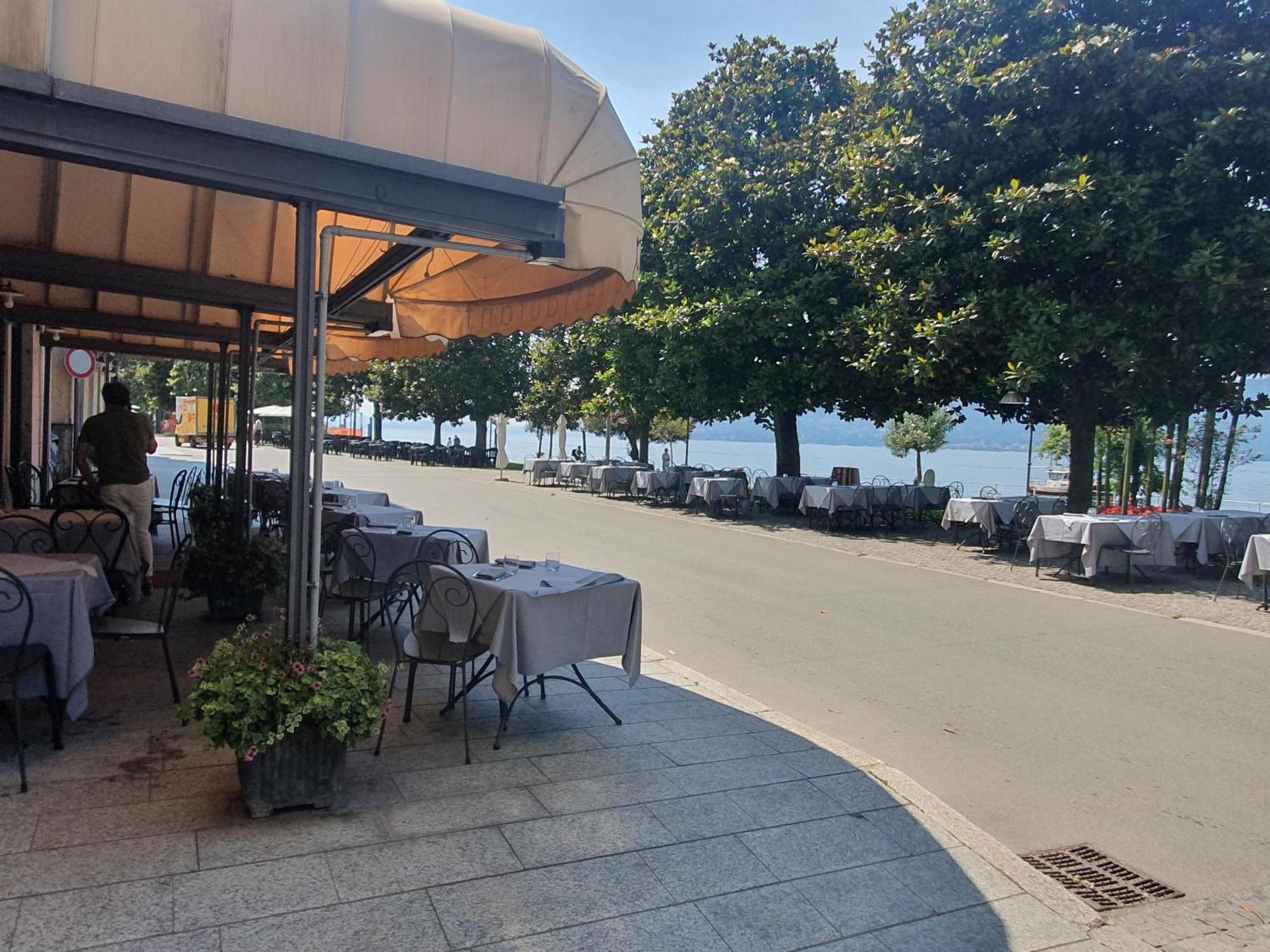 Monolocale direttamente sul lago Verbania Esterno foto